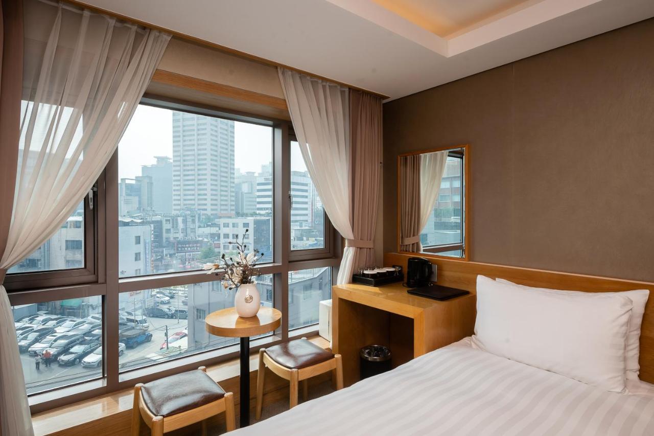 Floral Hotel Namsan City Seoul Myeongdong Kültér fotó